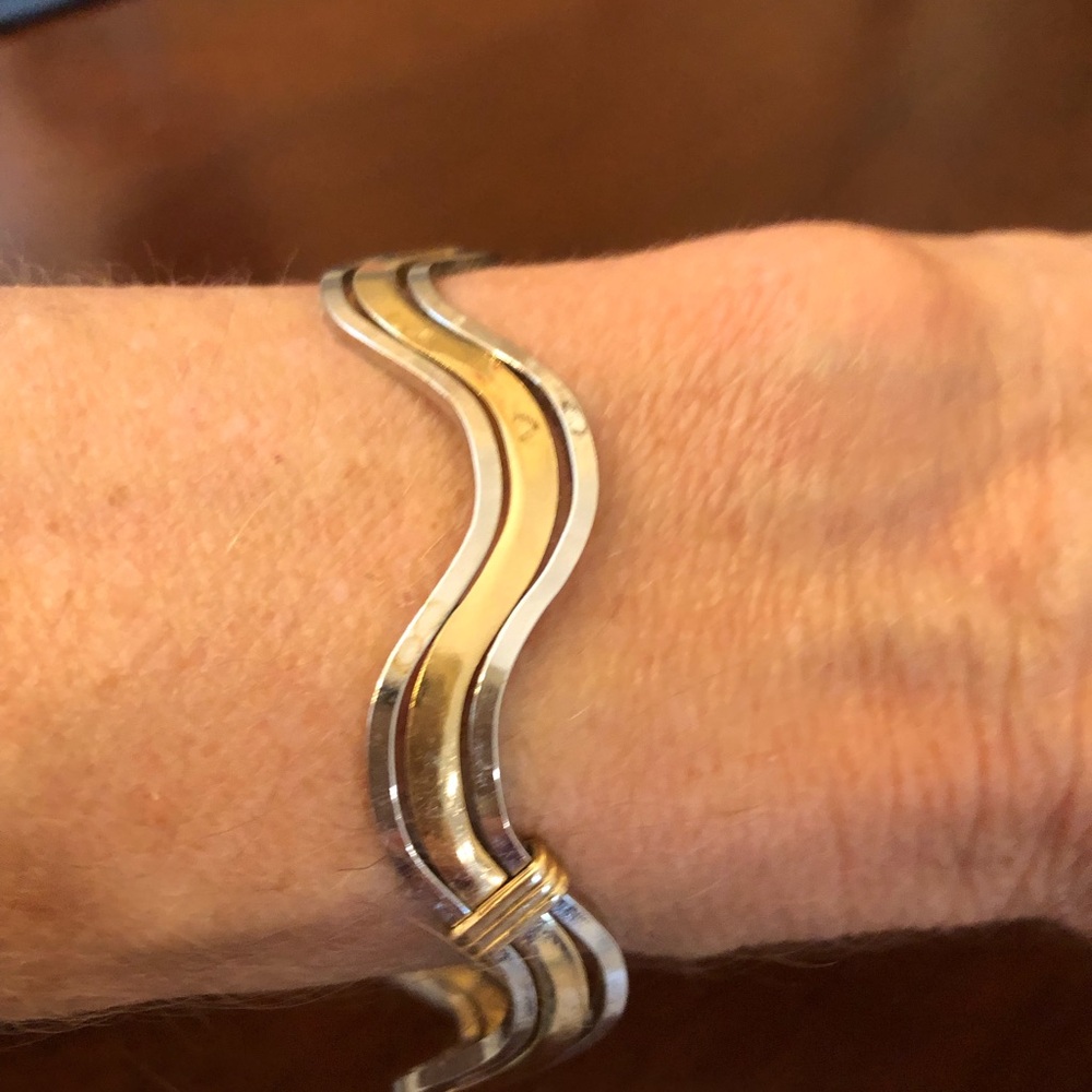 Vintage AVON Fashion Waves  Gold and Silver Waves Bangle Bracelet